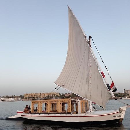 Nile Sunrise Felucca Boat Private Rental Luxor Exteriör bild