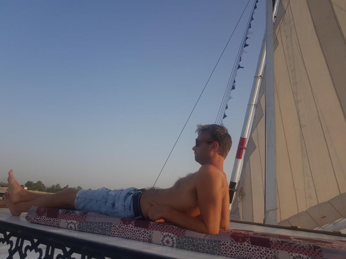 Nile Sunrise Felucca Boat Private Rental Luxor Exteriör bild