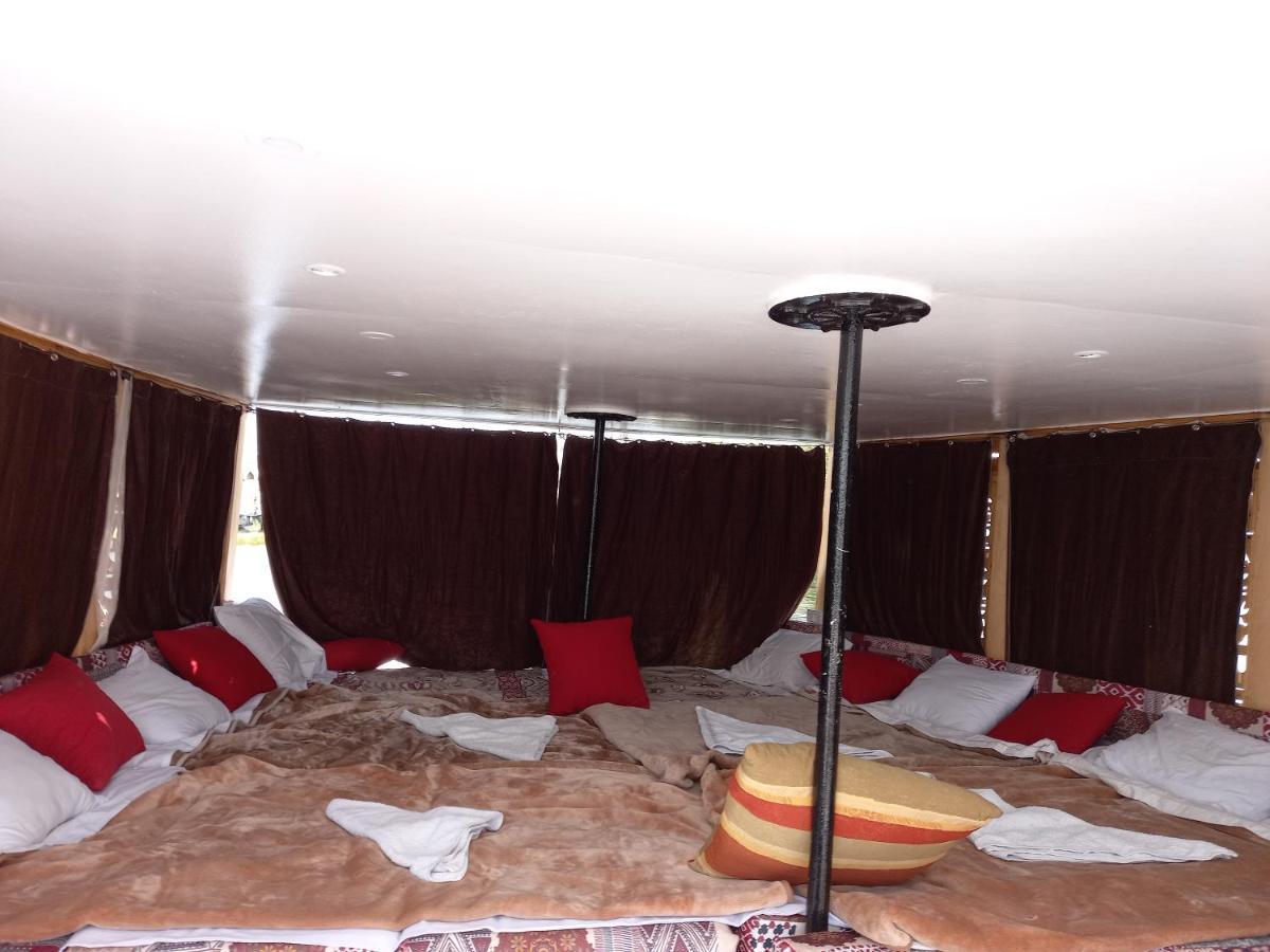 Nile Sunrise Felucca Boat Private Rental Luxor Exteriör bild