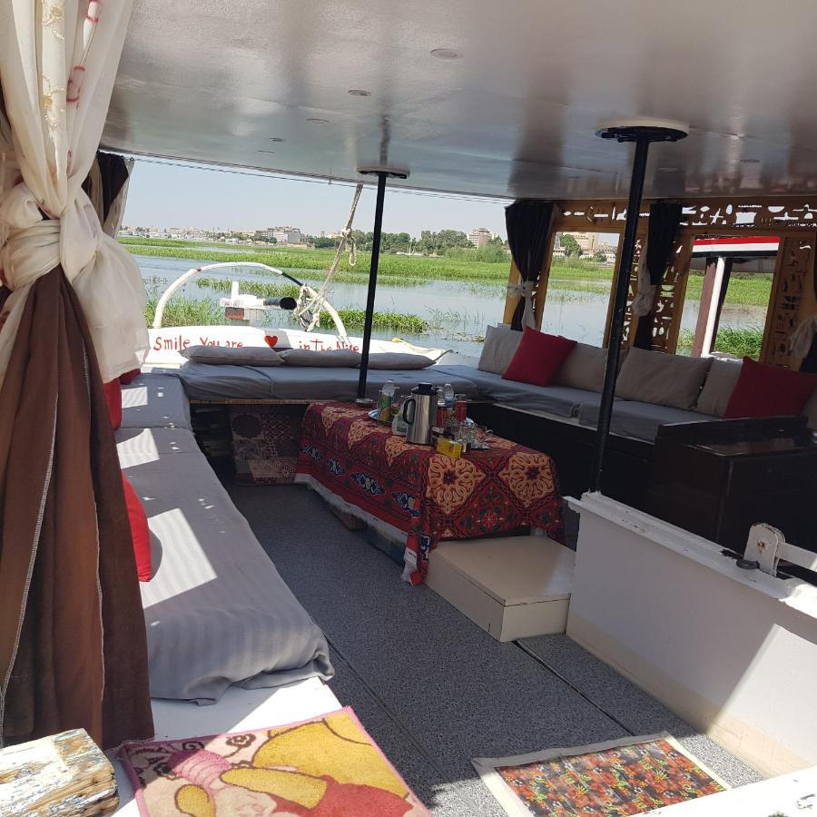 Nile Sunrise Felucca Boat Private Rental Luxor Exteriör bild