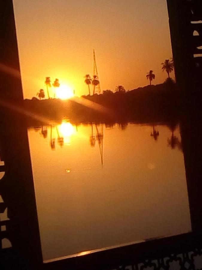 Nile Sunrise Felucca Boat Private Rental Luxor Exteriör bild