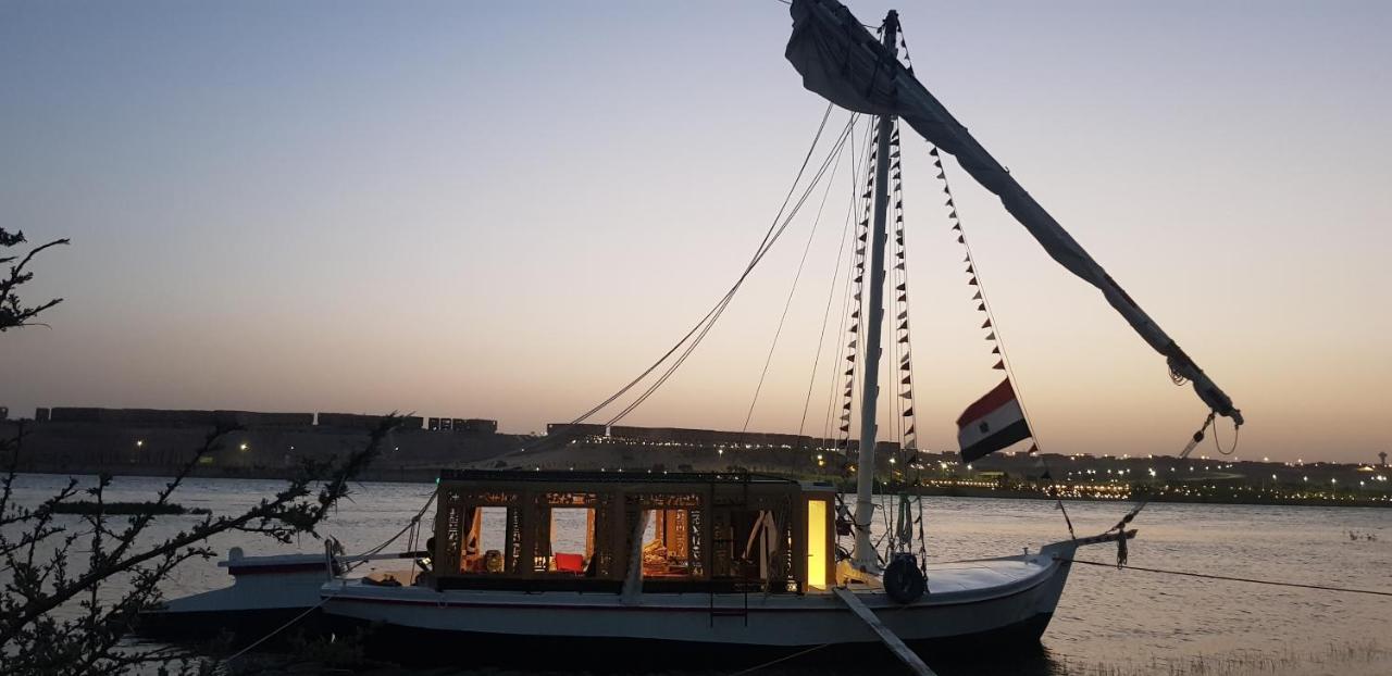Nile Sunrise Felucca Boat Private Rental Luxor Exteriör bild