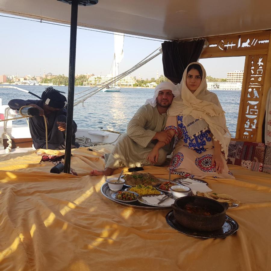 Nile Sunrise Felucca Boat Private Rental Luxor Exteriör bild