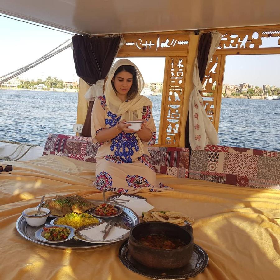 Nile Sunrise Felucca Boat Private Rental Luxor Exteriör bild