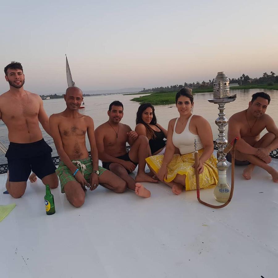 Nile Sunrise Felucca Boat Private Rental Luxor Exteriör bild