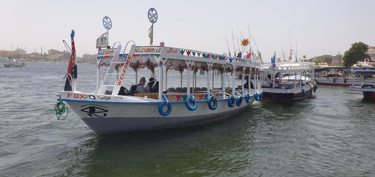 Nile Sunrise Felucca Boat Private Rental Luxor Exteriör bild